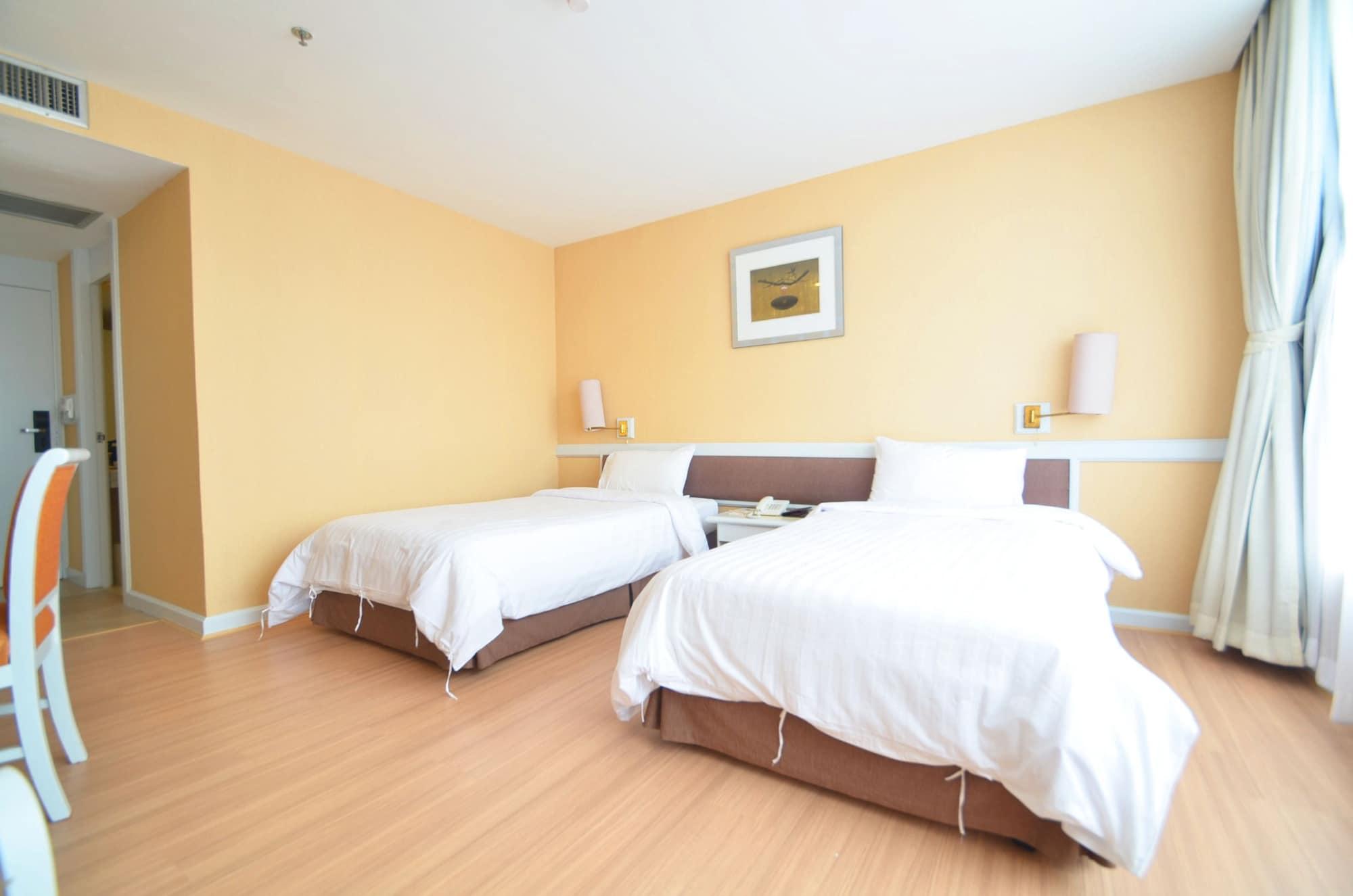 The City Hotel Sriracha By Bbh Japan Si Racha Esterno foto
