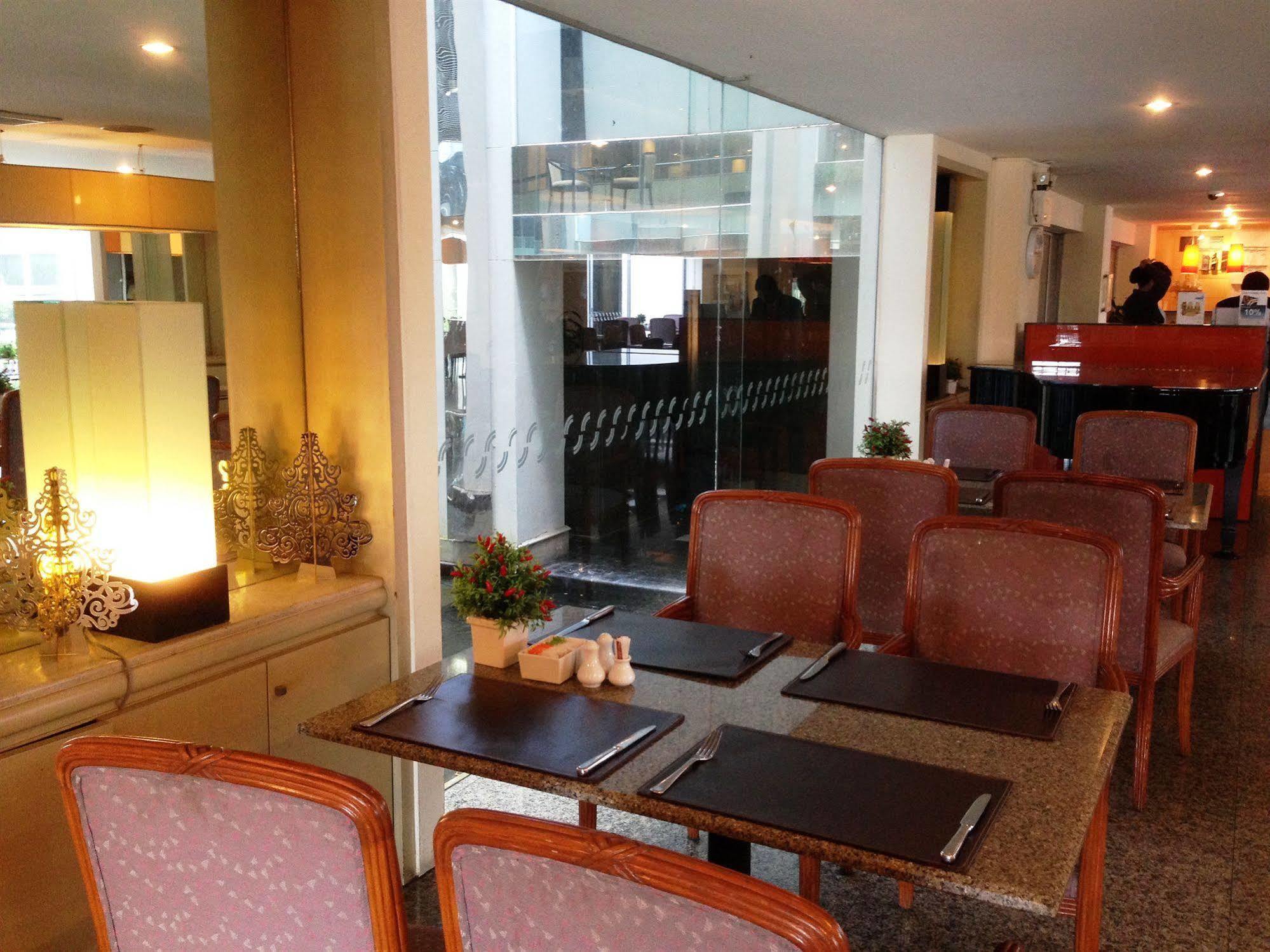 The City Hotel Sriracha By Bbh Japan Si Racha Esterno foto