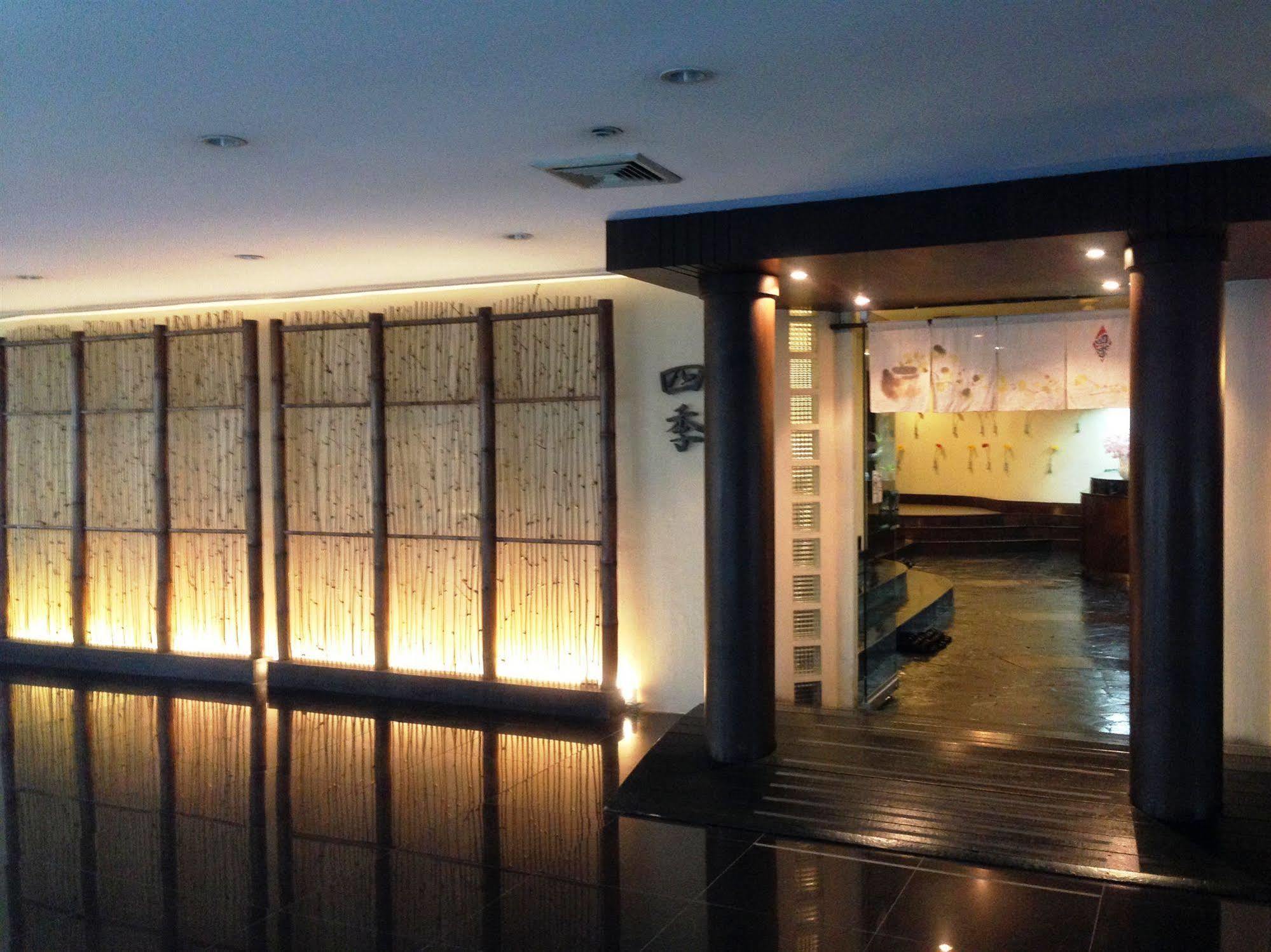 The City Hotel Sriracha By Bbh Japan Si Racha Esterno foto