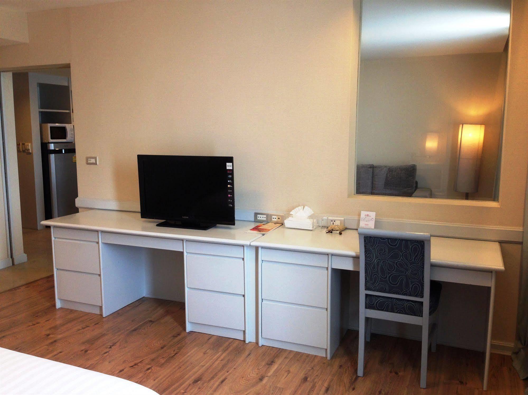 The City Hotel Sriracha By Bbh Japan Si Racha Esterno foto